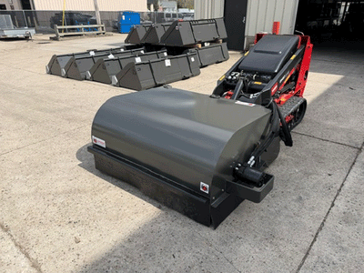 SPIDER pick up broom for mini loader